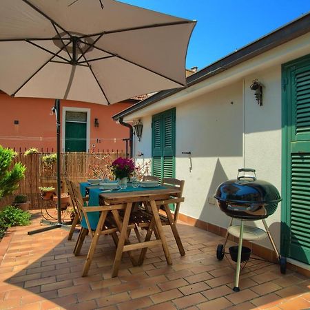 Casa Con Giardino, Garage, Wi-Fi, 2 Bagni E Ac In Una Camera Da Letto Villa Imperia Exteriör bild